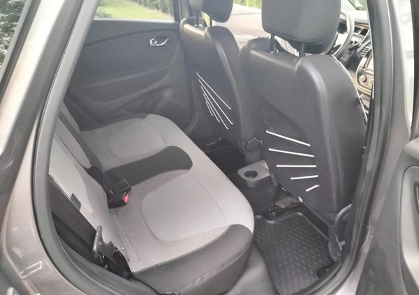 Renault Captur cena 46500 przebieg: 106800, rok produkcji 2017 z Błaszki małe 172